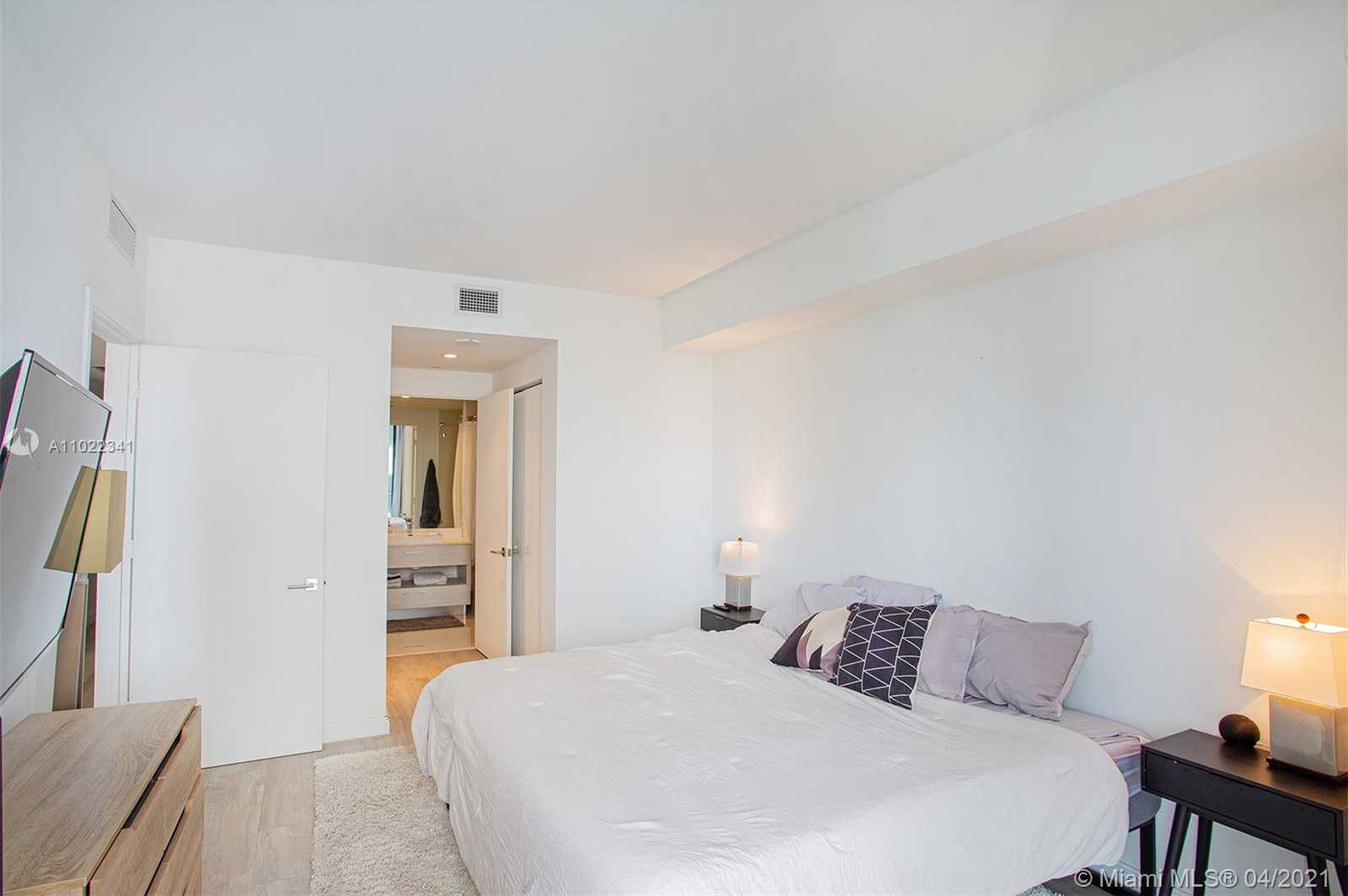 Small Image of 55 SOUTH WEST 9TH ST #3210, Miami Number 10