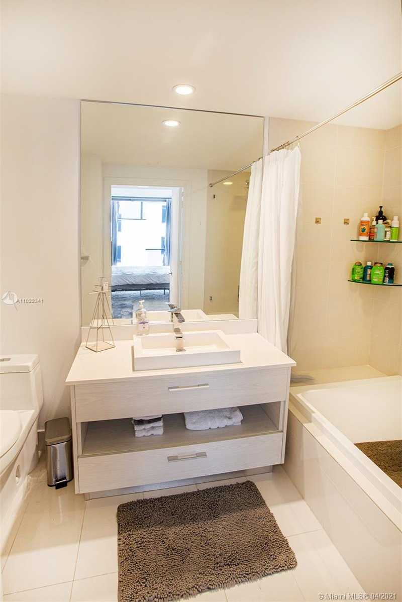 Small Image of 55 SOUTH WEST 9TH ST #3210, Miami Number 11