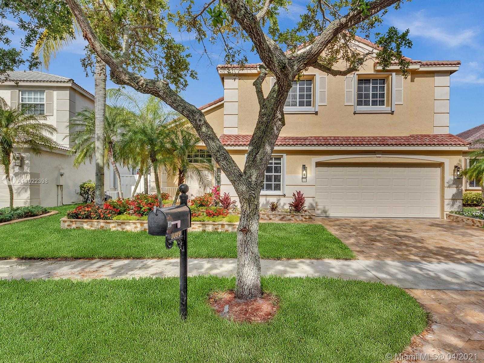 Small Image of 1099 BIRCHWOOD RD #1099, Weston Number 2