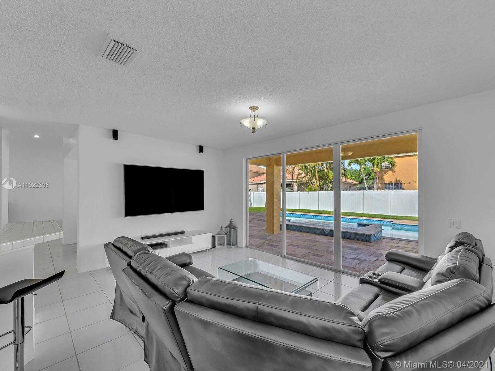 Small Image of 1099 BIRCHWOOD RD #1099, Weston Number 22