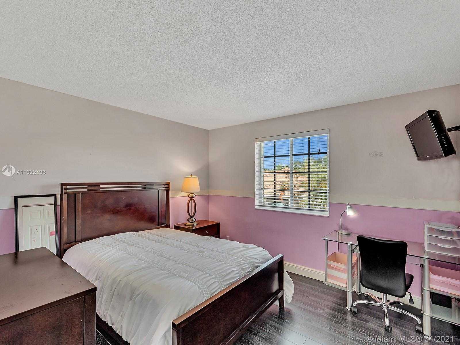 Small Image of 1099 BIRCHWOOD RD #1099, Weston Number 35