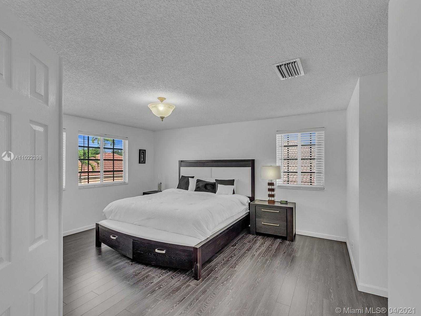 Small Image of 1099 BIRCHWOOD RD #1099, Weston Number 36