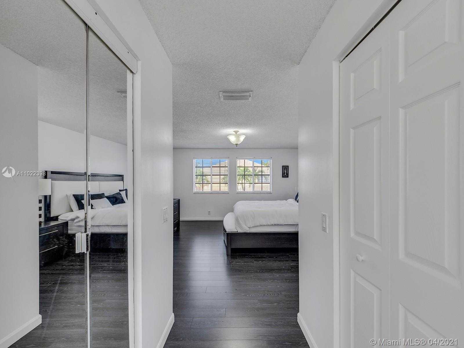 Small Image of 1099 BIRCHWOOD RD #1099, Weston Number 41
