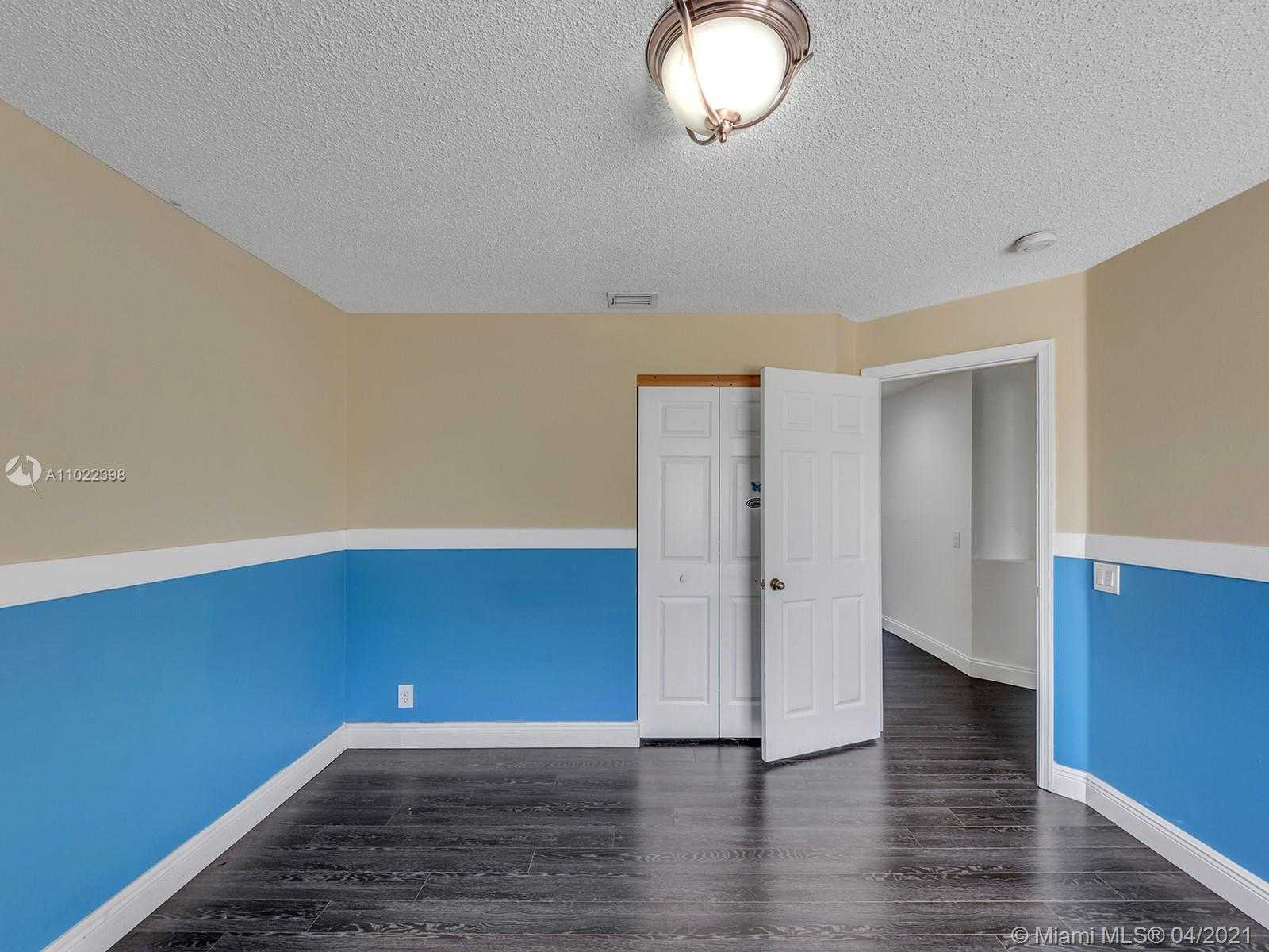 Small Image of 1099 BIRCHWOOD RD #1099, Weston Number 45