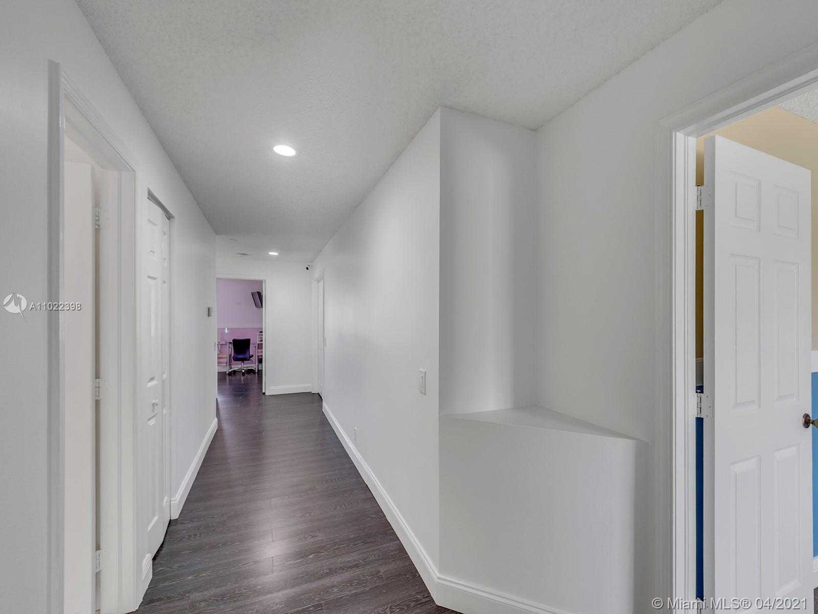 Small Image of 1099 BIRCHWOOD RD #1099, Weston Number 46