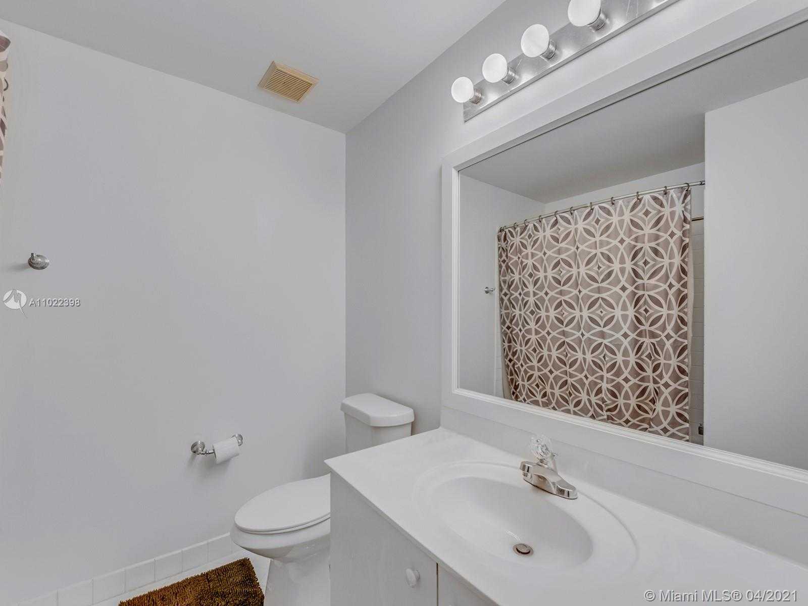 Small Image of 1099 BIRCHWOOD RD #1099, Weston Number 49