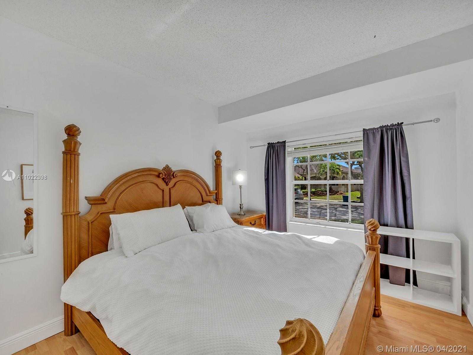 Small Image of 1099 BIRCHWOOD RD #1099, Weston Number 9
