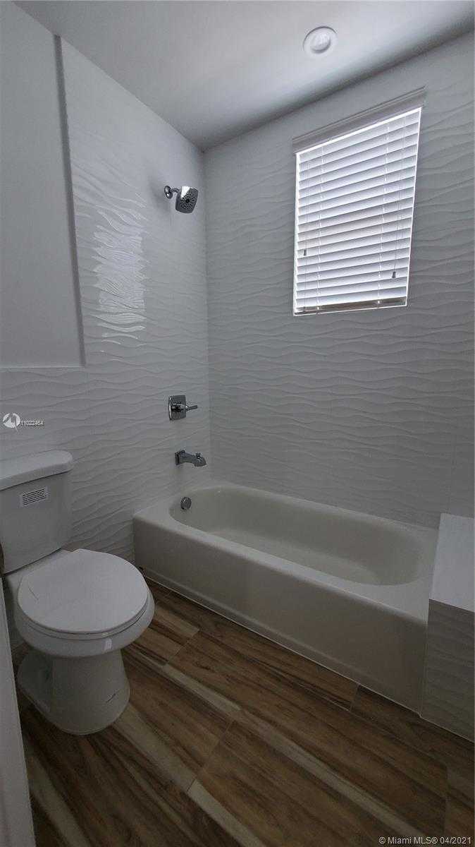 Small Image of 3677 THOMAS AVE, Miami Number 12