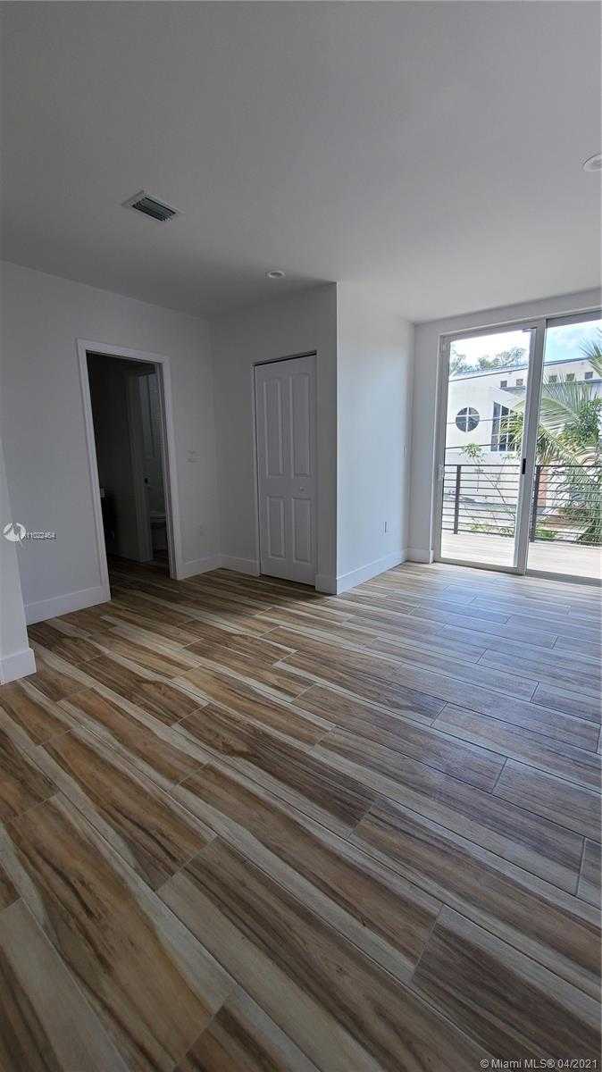 Small Image of 3677 THOMAS AVE, Miami Number 14