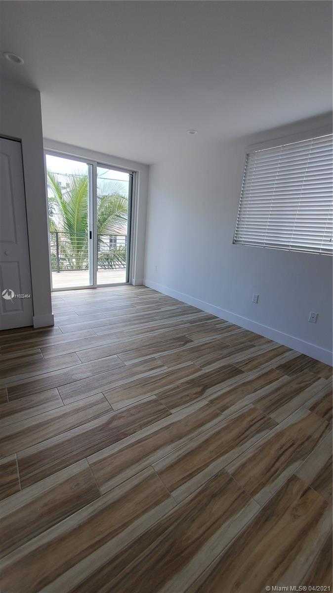 Small Image of 3677 THOMAS AVE, Miami Number 15