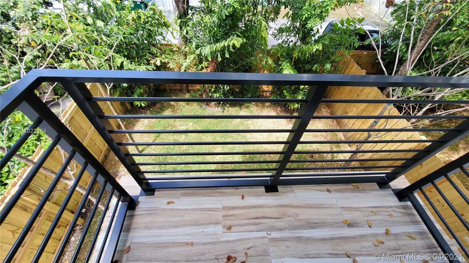 Small Image of 3677 THOMAS AVE, Miami Number 17