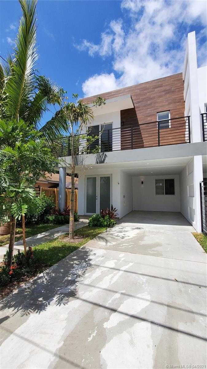 Small Image of 3677 THOMAS AVE, Miami Number 2