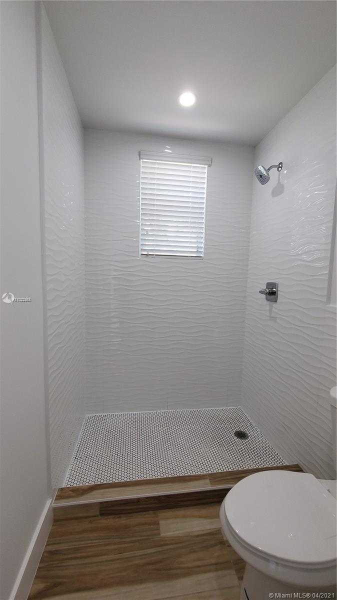 Small Image of 3677 THOMAS AVE, Miami Number 22
