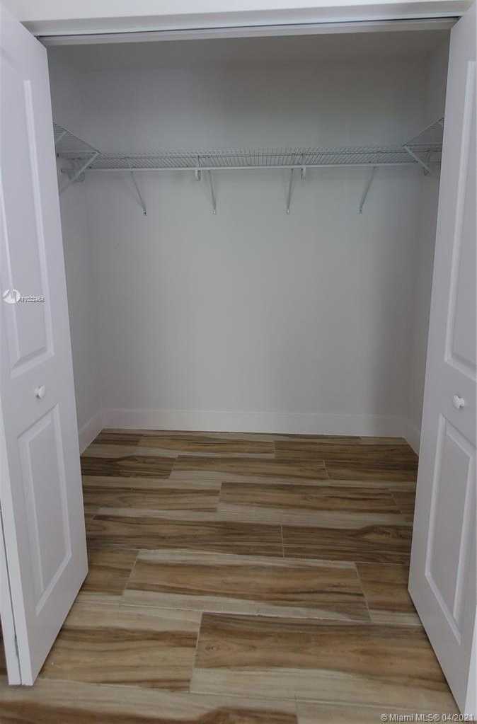 Small Image of 3677 THOMAS AVE, Miami Number 24