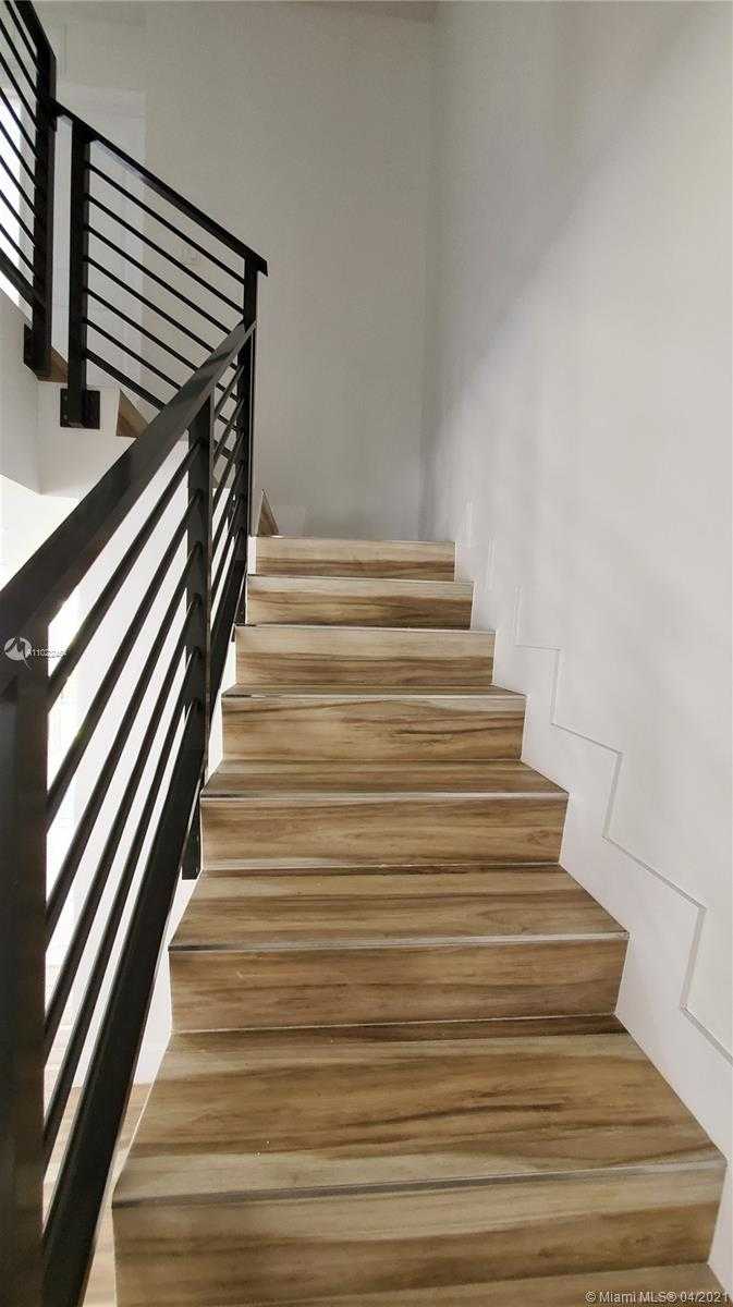 Small Image of 3677 THOMAS AVE, Miami Number 28