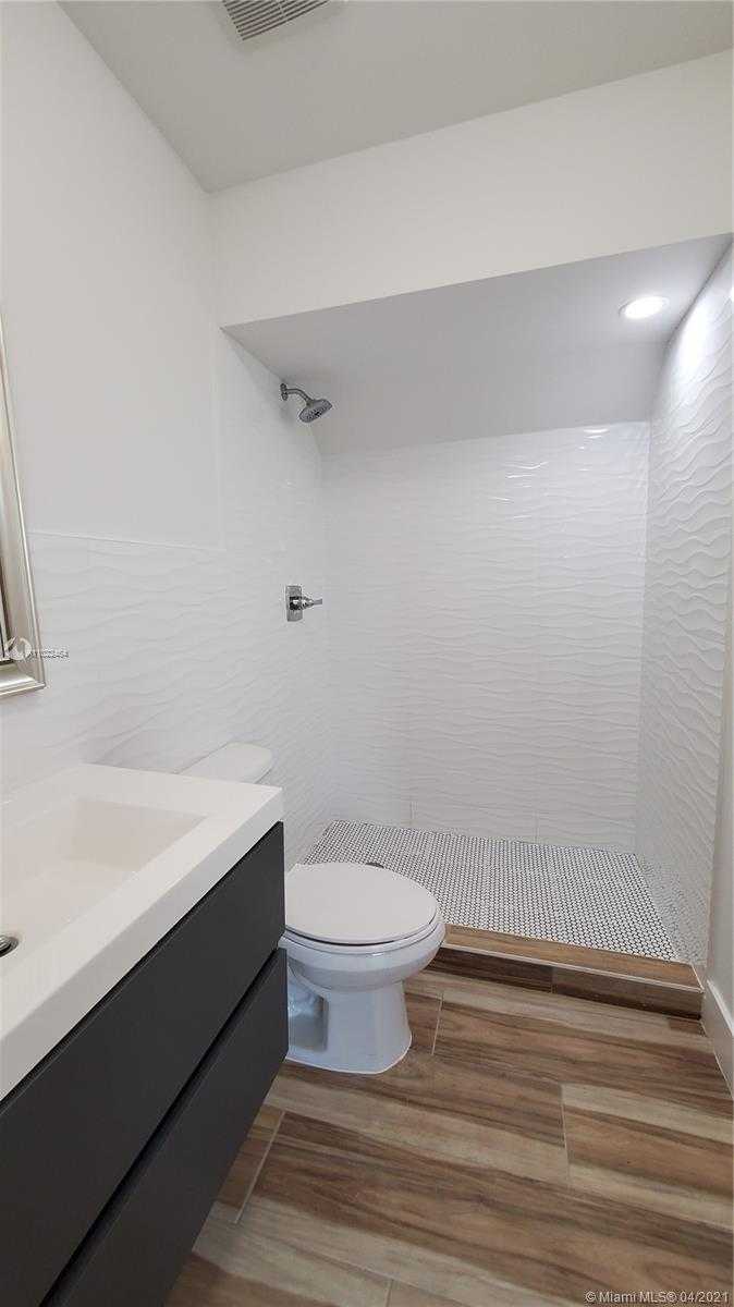 Small Image of 3677 THOMAS AVE, Miami Number 32