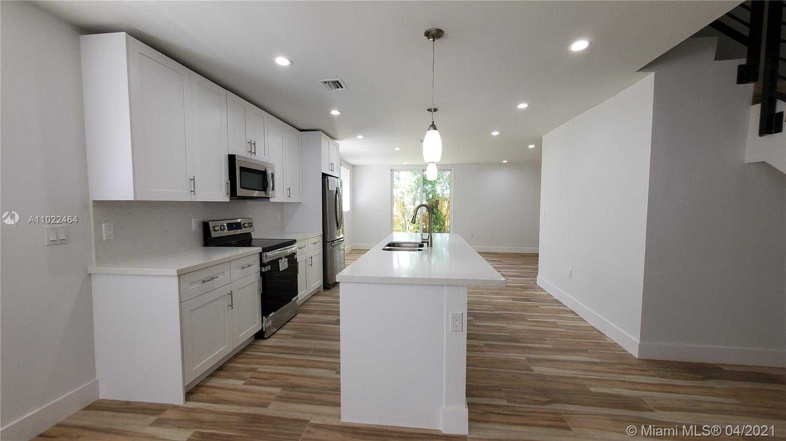 Small Image of 3677 THOMAS AVE, Miami Number 6