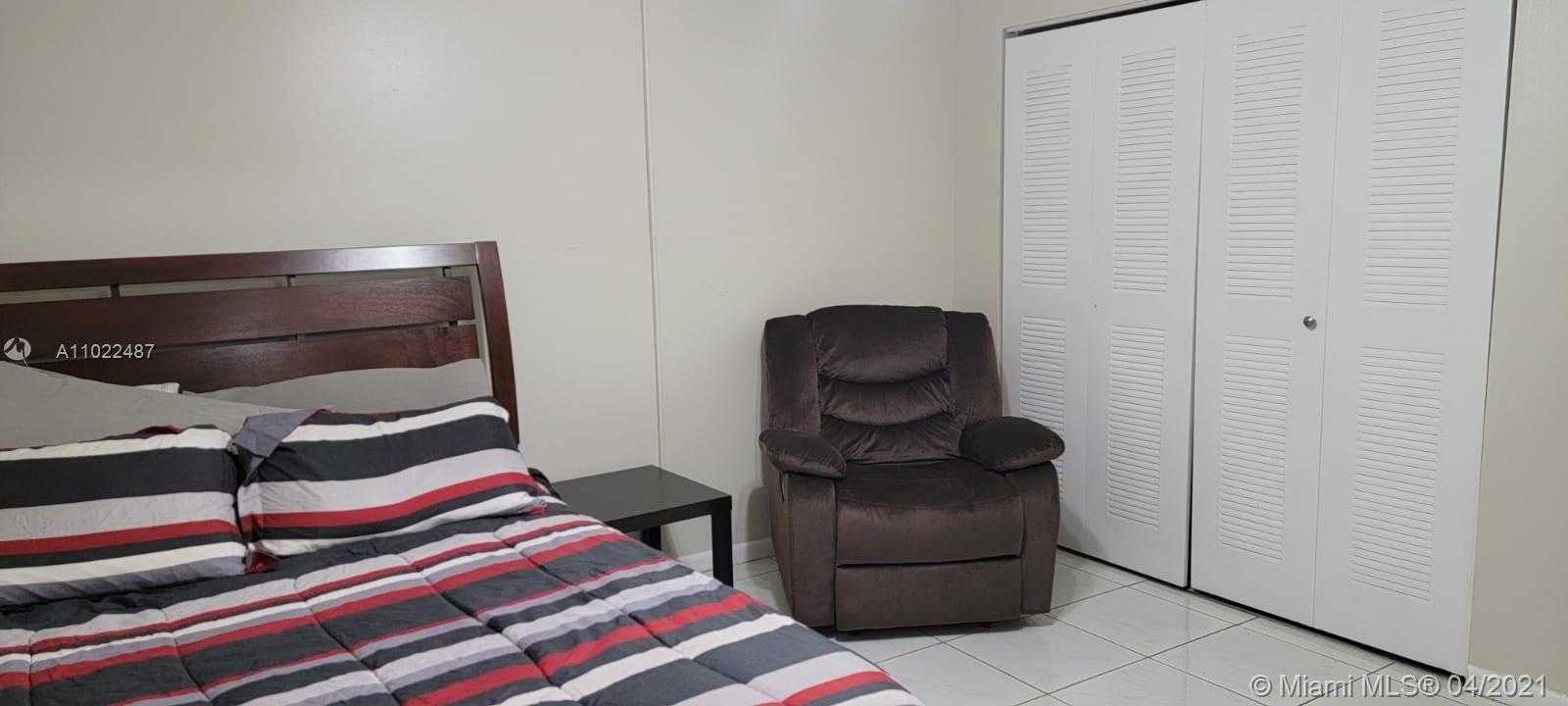Small Image of 8550 NORTH SHERMAN CIR #104, Miramar Number 11