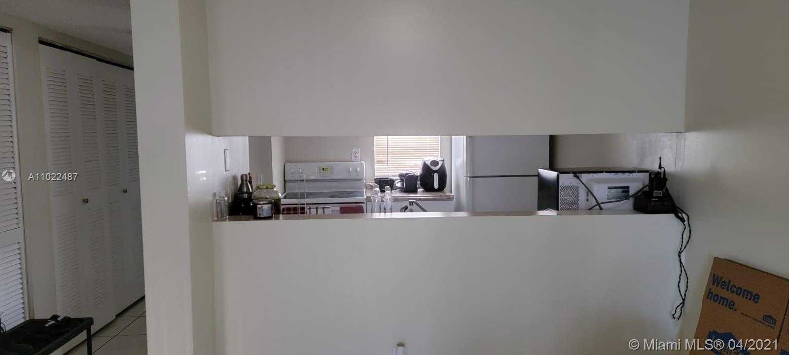 Small Image of 8550 NORTH SHERMAN CIR #104, Miramar Number 3