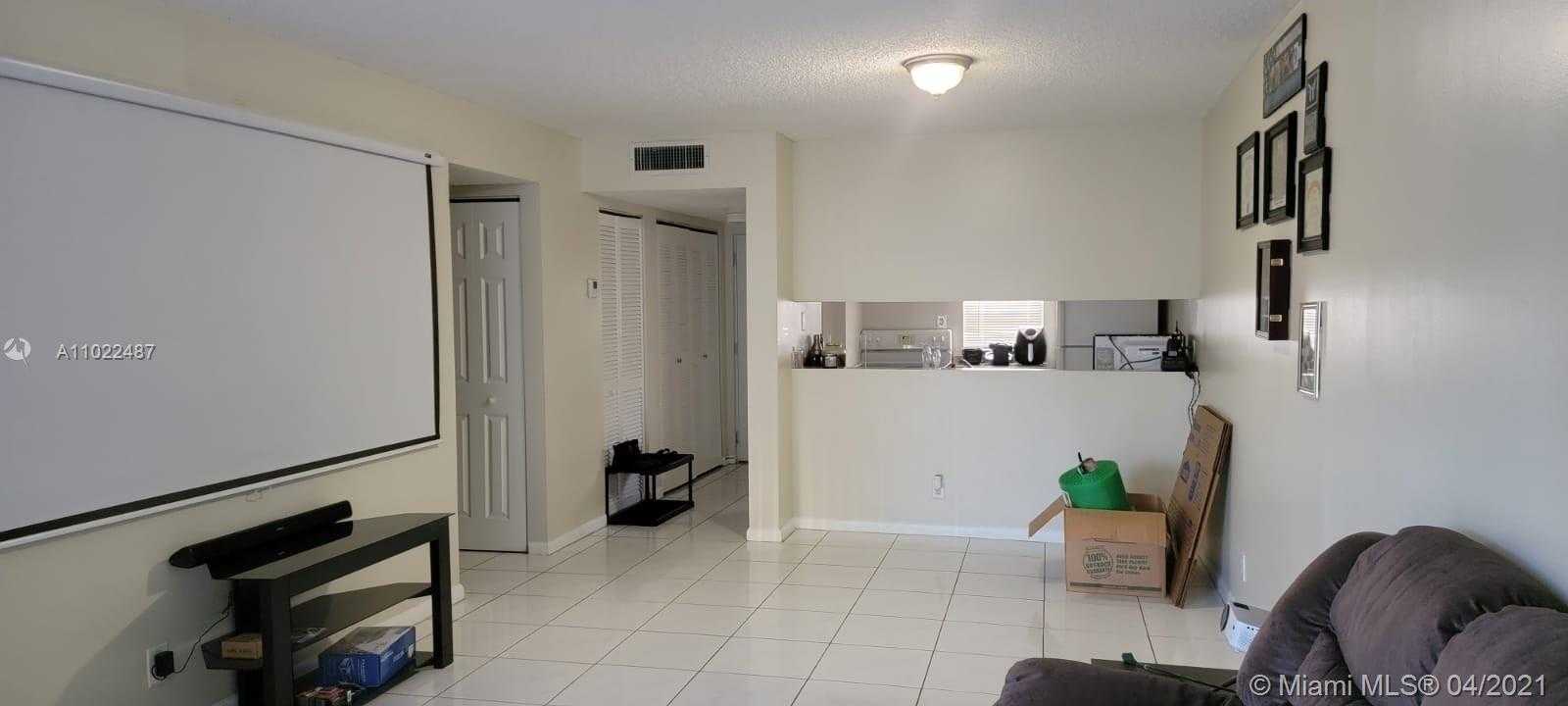 Small Image of 8550 NORTH SHERMAN CIR #104, Miramar Number 4