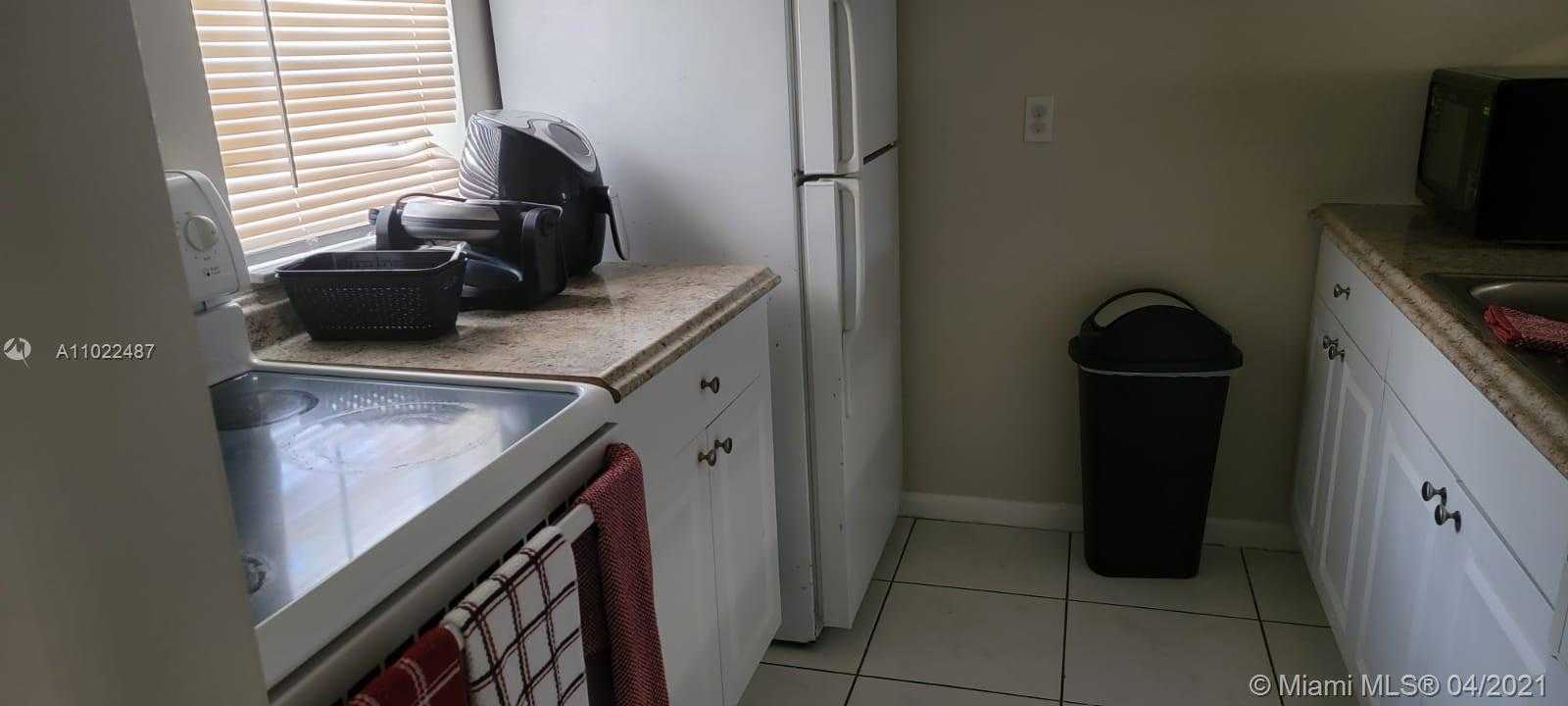 Small Image of 8550 NORTH SHERMAN CIR #104, Miramar Number 6