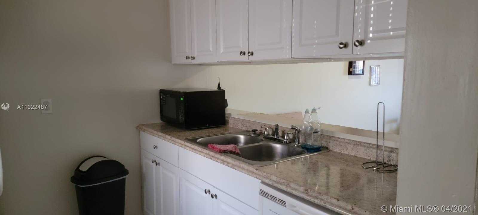Small Image of 8550 NORTH SHERMAN CIR #104, Miramar Number 7
