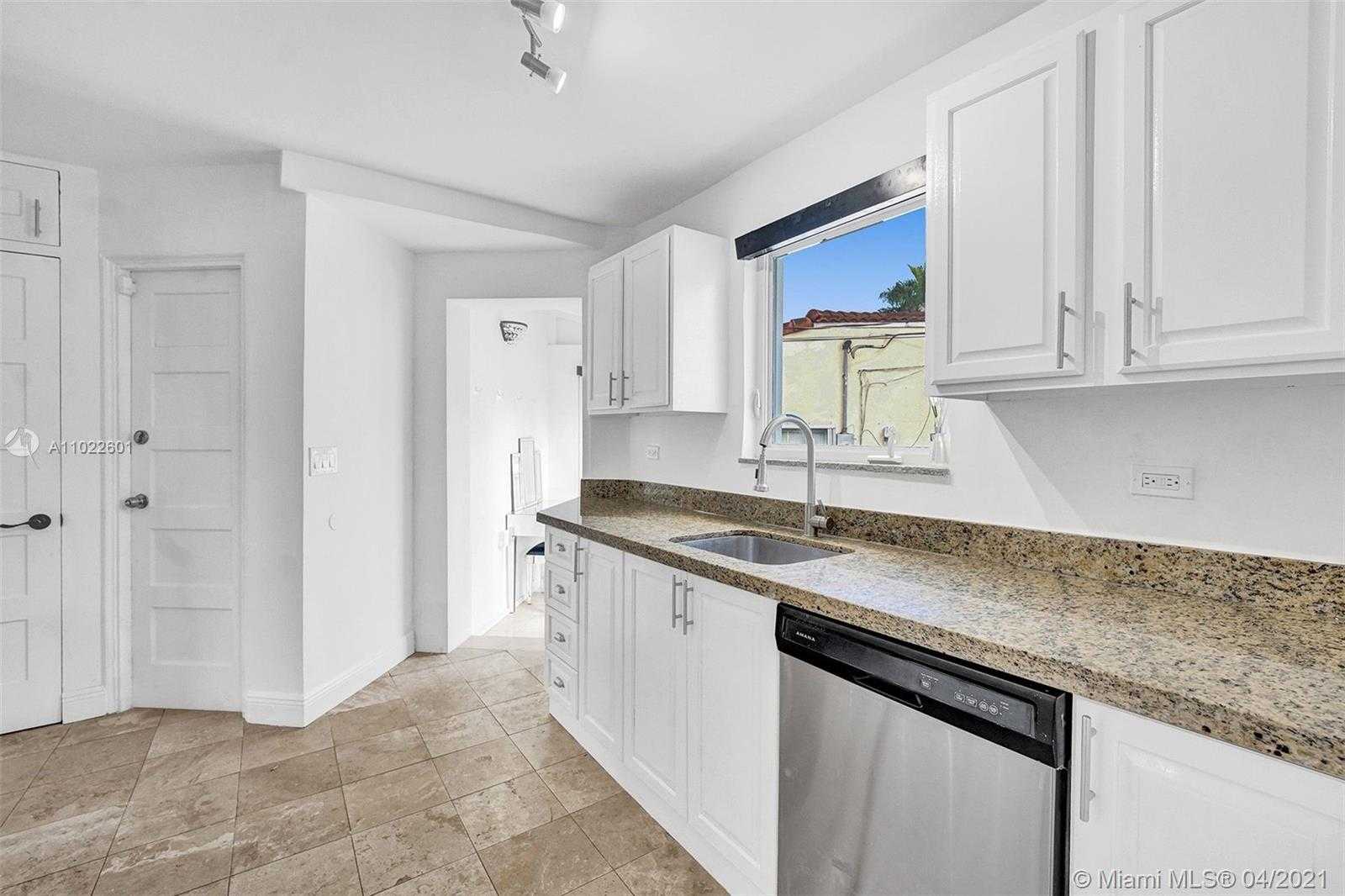 Small Image of 4717 ALTON RD, Miami Beach Number 12