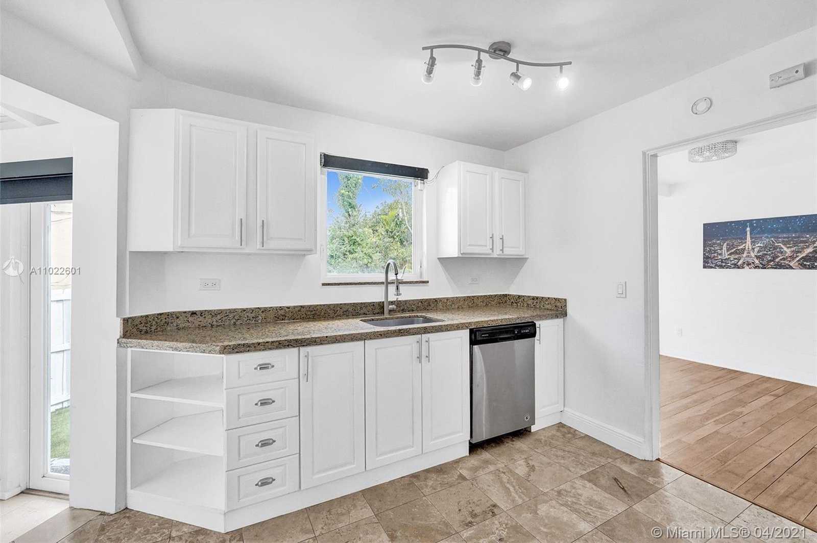 Small Image of 4717 ALTON RD, Miami Beach Number 14