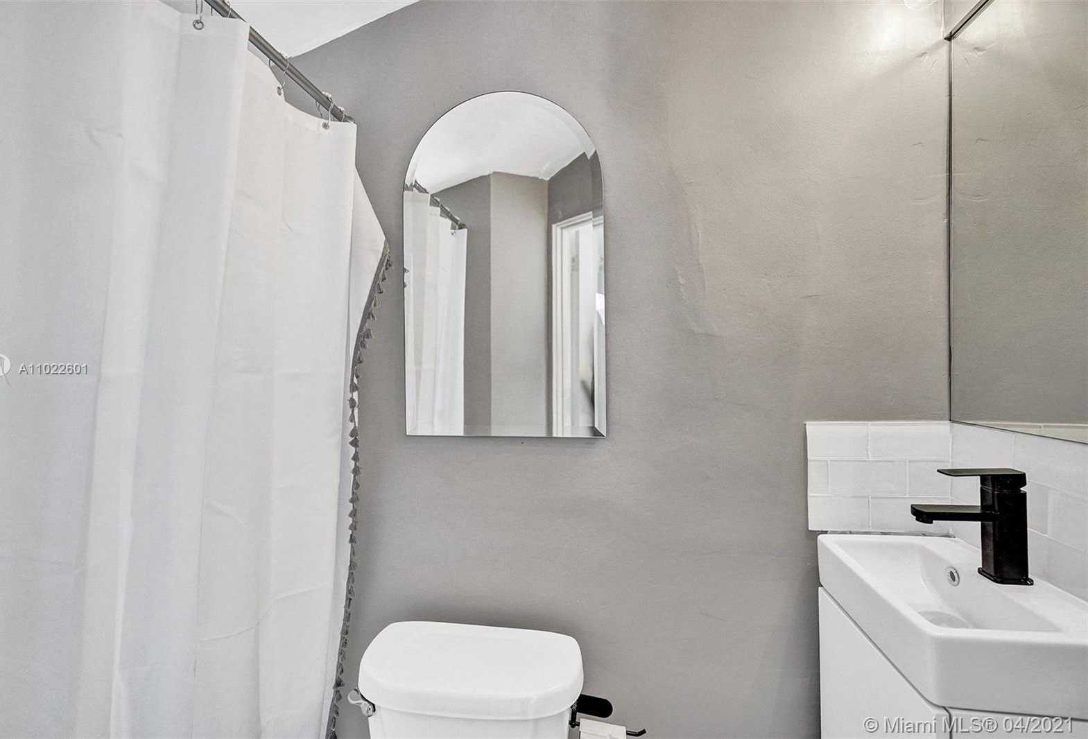 Small Image of 4717 ALTON RD, Miami Beach Number 27