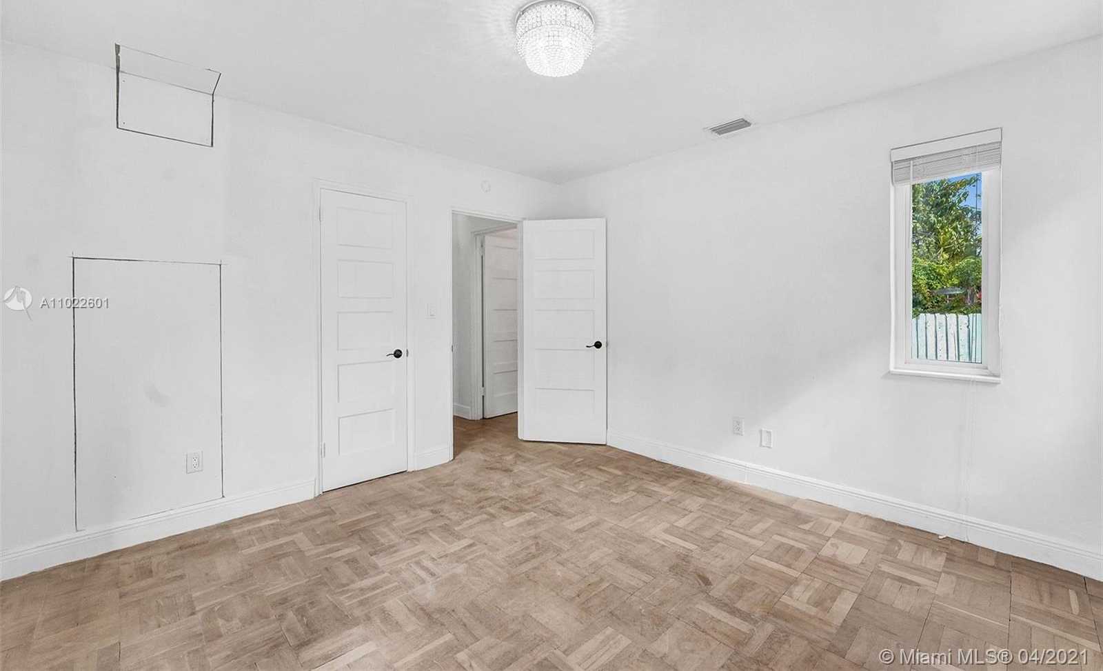 Small Image of 4717 ALTON RD, Miami Beach Number 32