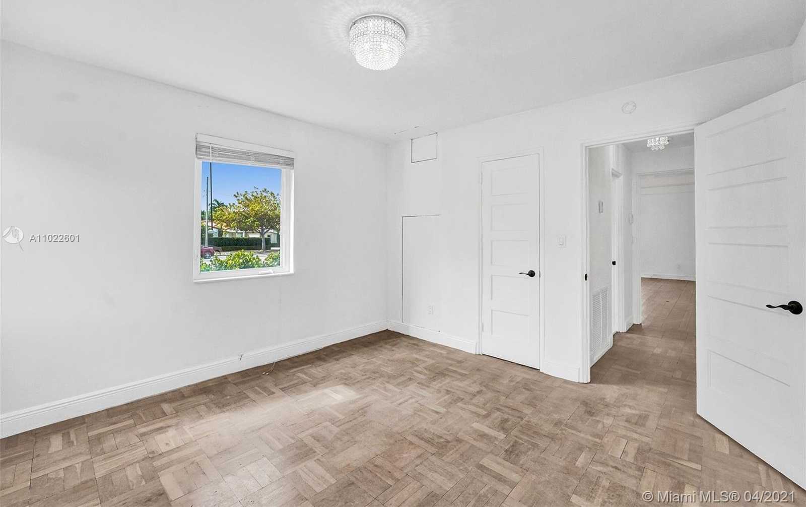 Small Image of 4717 ALTON RD, Miami Beach Number 33