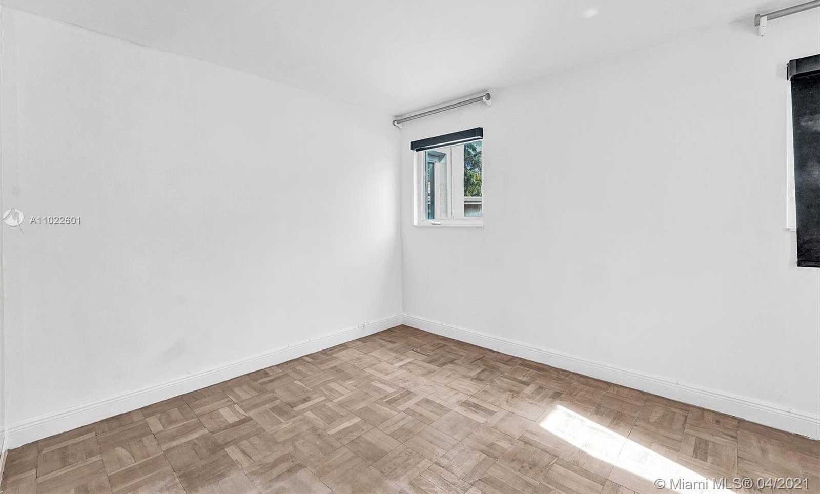 Small Image of 4717 ALTON RD, Miami Beach Number 35