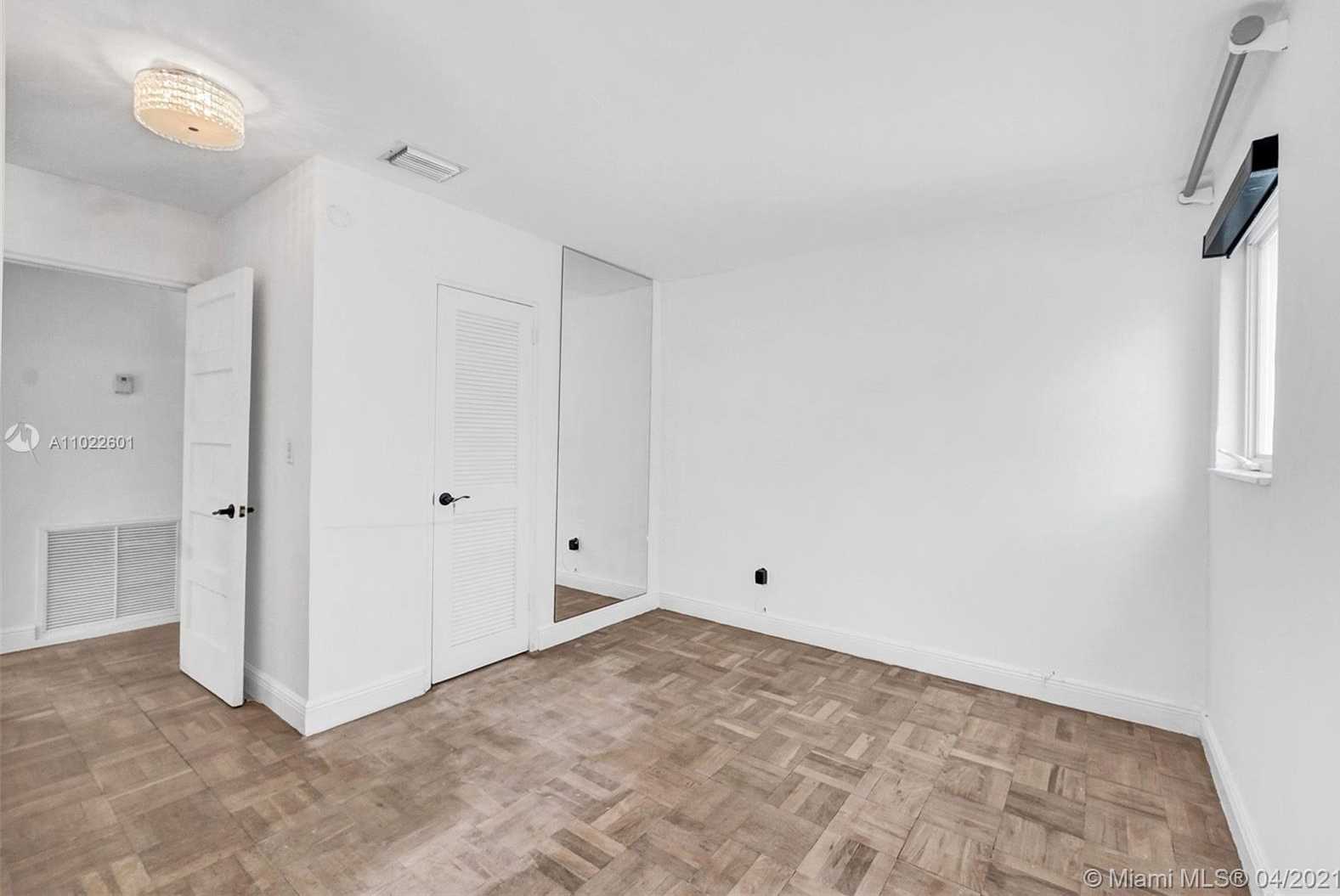 Small Image of 4717 ALTON RD, Miami Beach Number 37