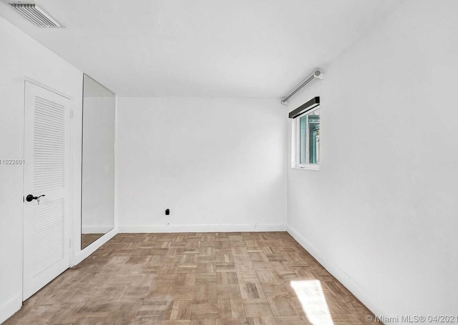 Small Image of 4717 ALTON RD, Miami Beach Number 48