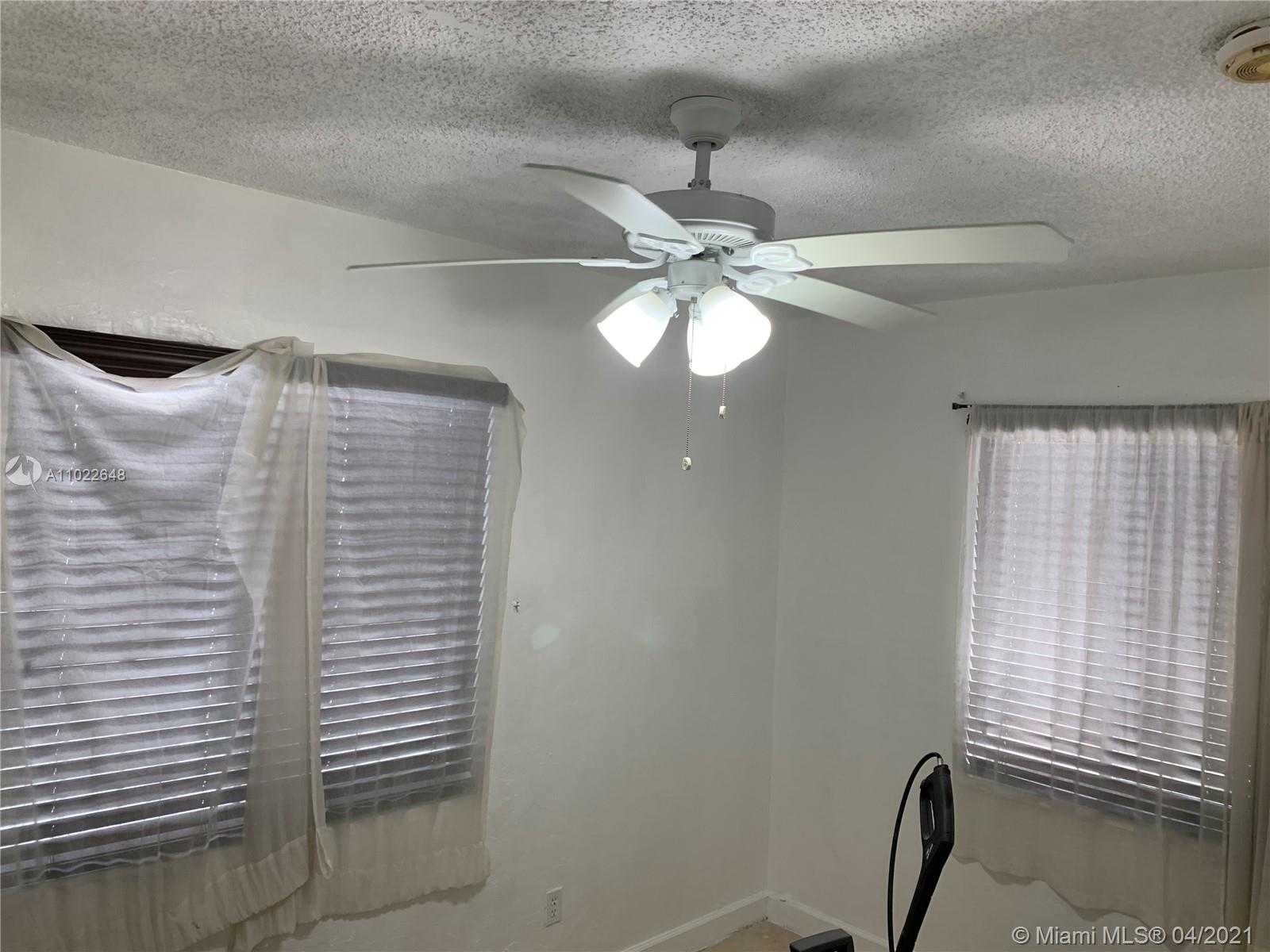 Small Image of 1000 SUPERIOR ST, Opa-Locka Number 4