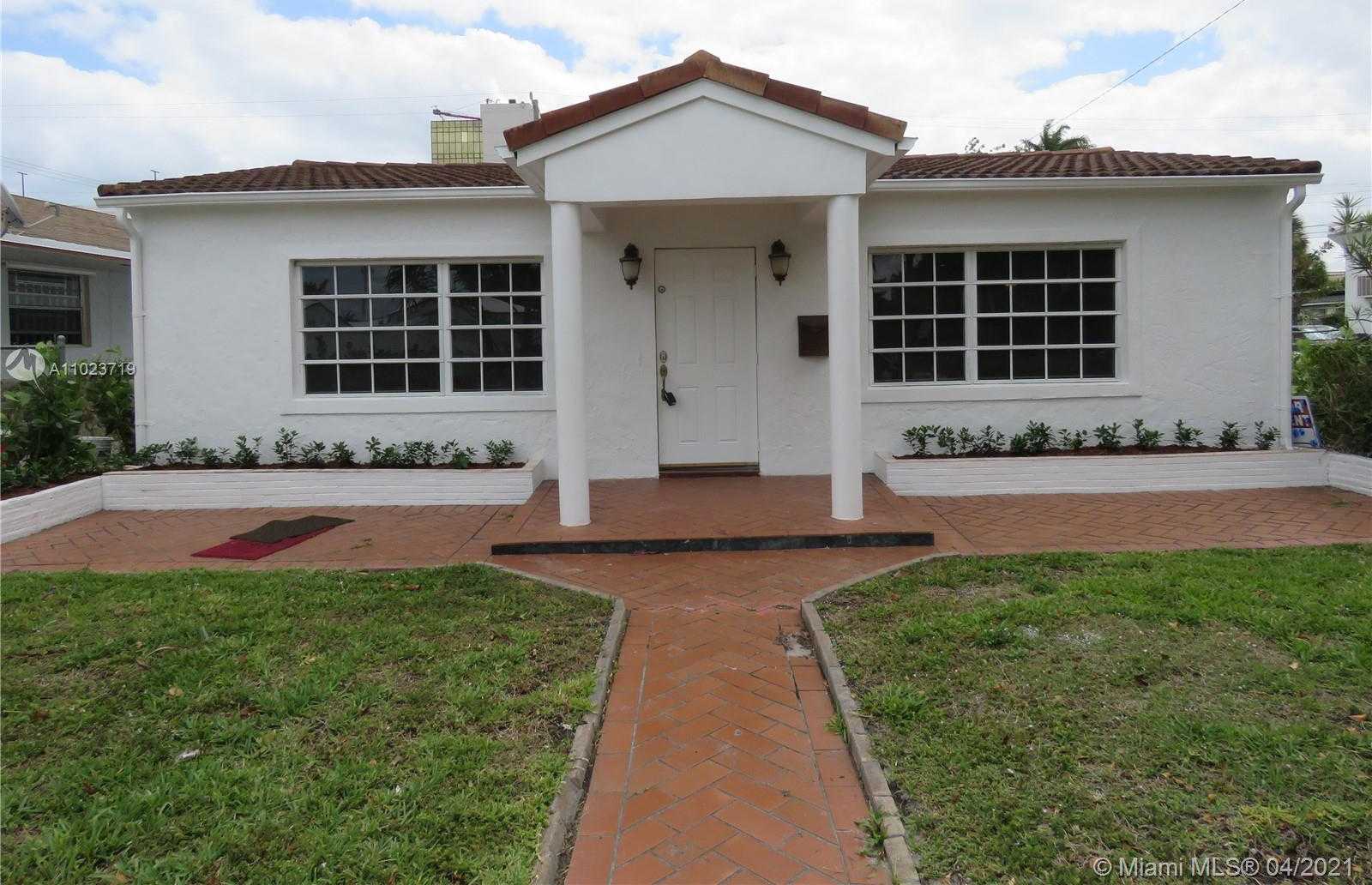 Small Image of 1926 TAYLOR ST, Hollywood Number 2