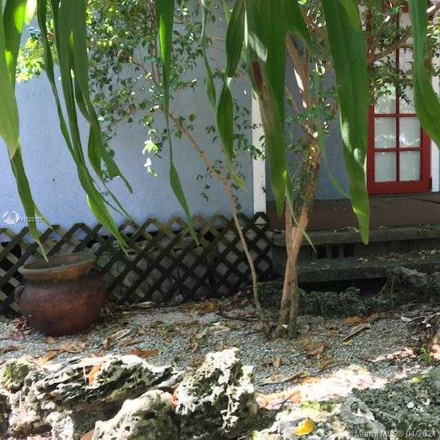 Imagen de Pequeño Objeto