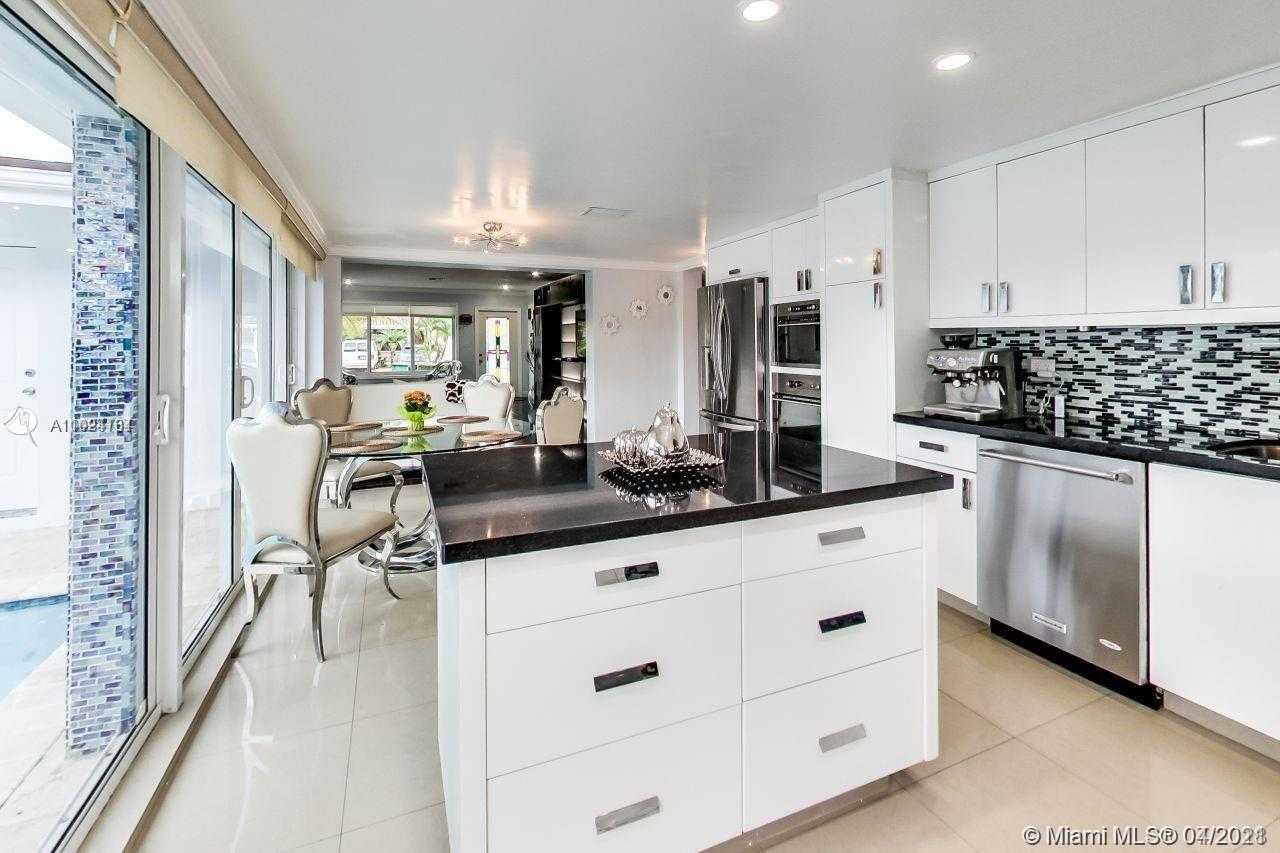 Small Image of 5321 SOUTH WEST 89TH CT, Miami Number 3