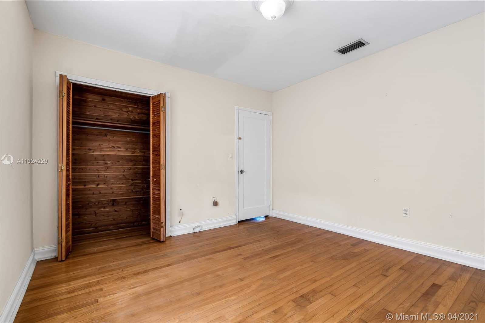 Small Image of 435 SOUTH WEST 30TH RD, Miami Number 10