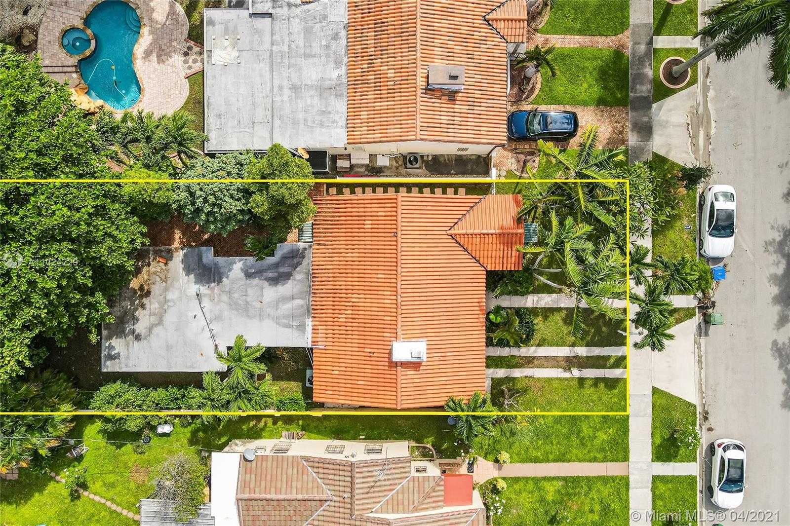 Small Image of 435 SOUTH WEST 30TH RD, Miami Number 20