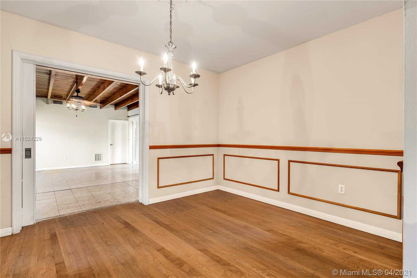 Small Image of 435 SOUTH WEST 30TH RD, Miami Number 4