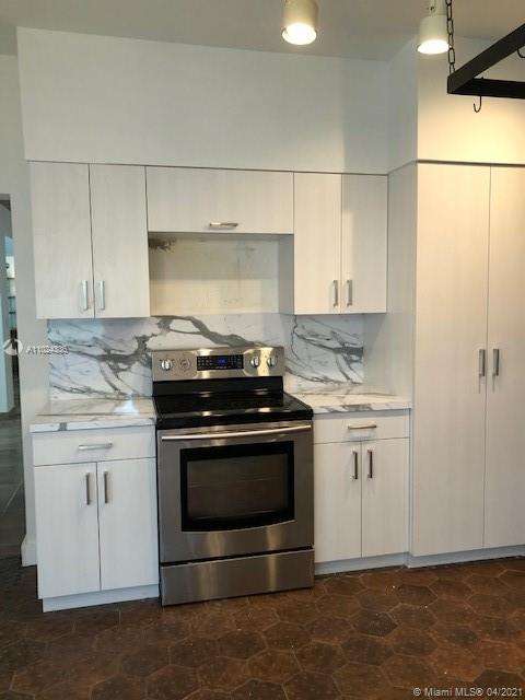Small Image of 25 SAMANA DR, Coconut Grove Number 21