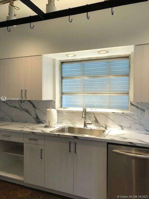 Small Image of 25 SAMANA DR, Coconut Grove Number 22