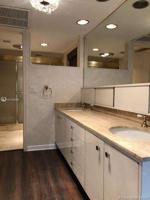 Small Image of 25 SAMANA DR, Coconut Grove Number 35