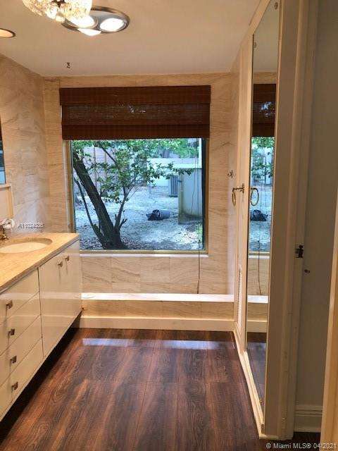 Small Image of 25 SAMANA DR, Coconut Grove Number 38