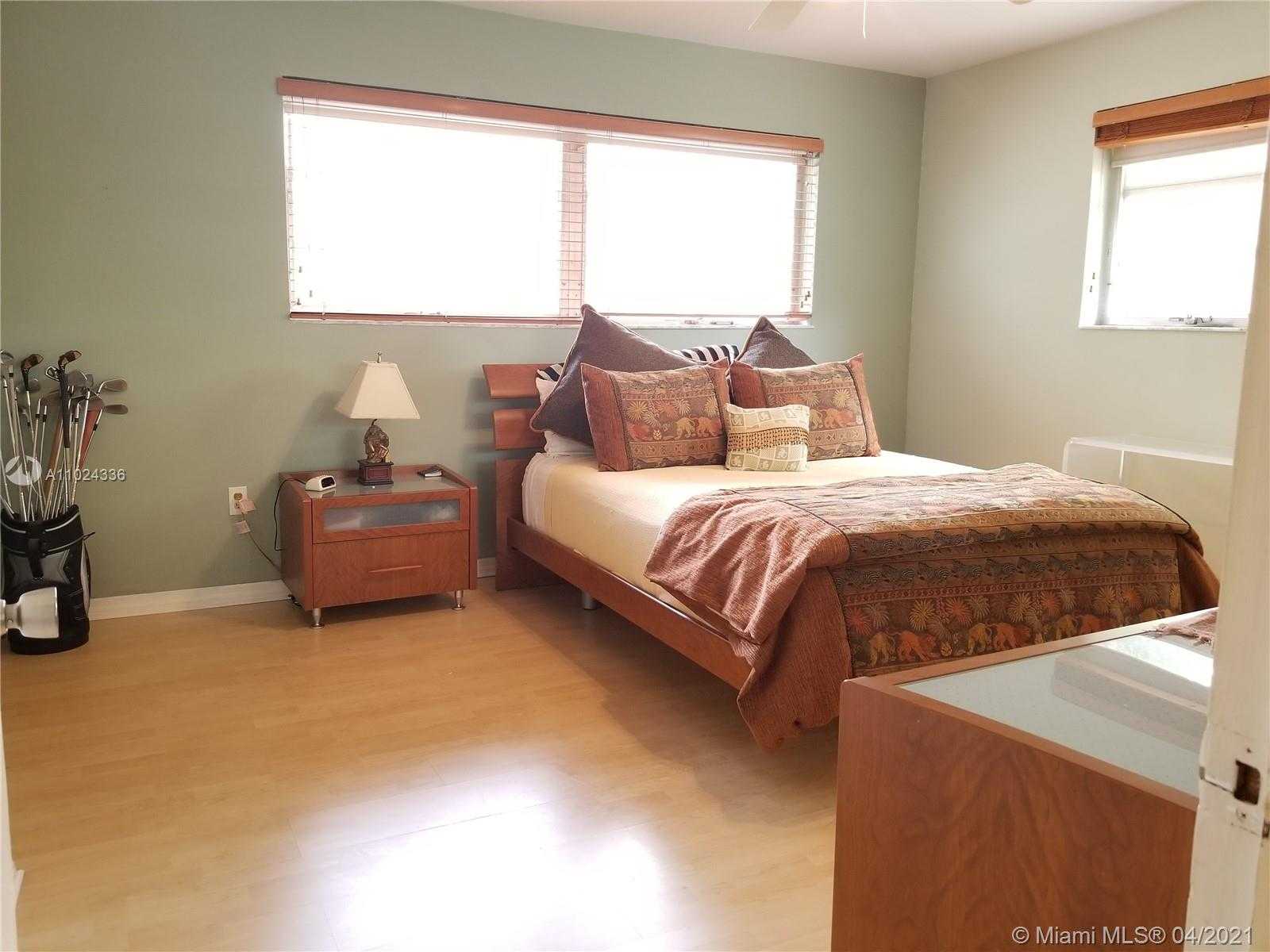 Small Image of 25 SAMANA DR, Coconut Grove Number 46