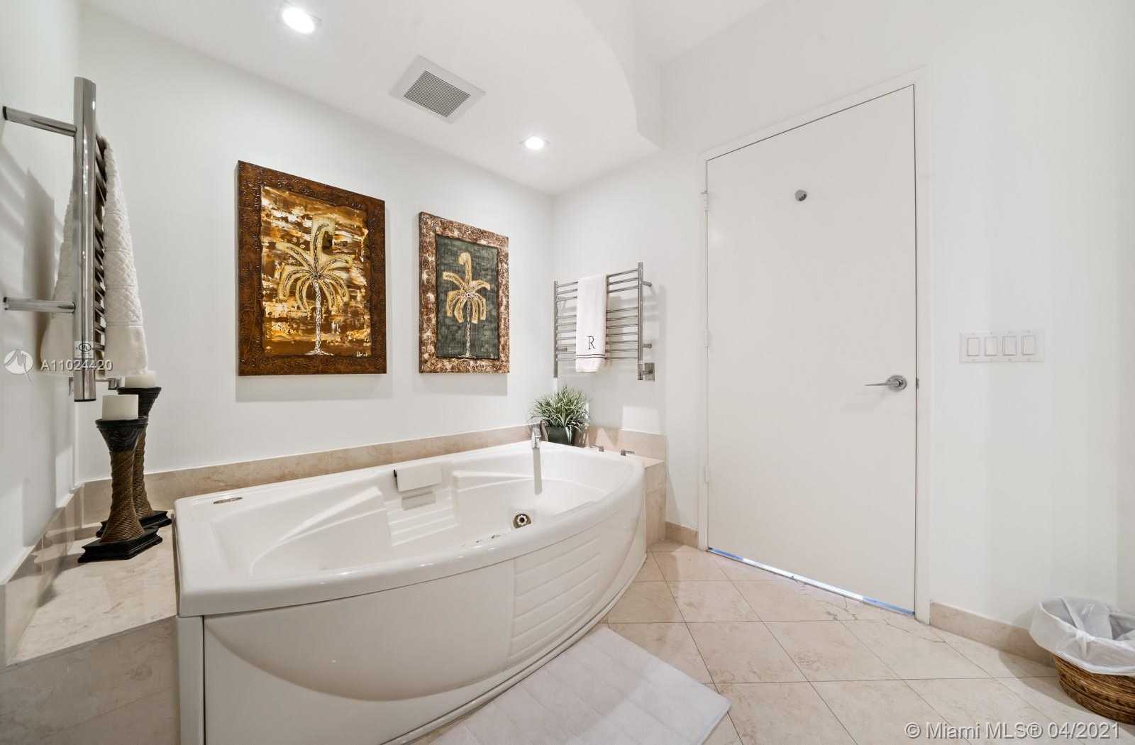 Small Image of 765 CRANDON BLVD #111, Key Biscayne Number 16