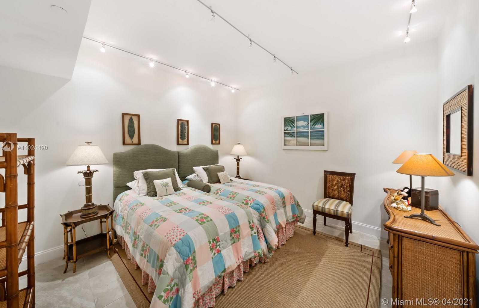 Small Image of 765 CRANDON BLVD #111, Key Biscayne Number 17