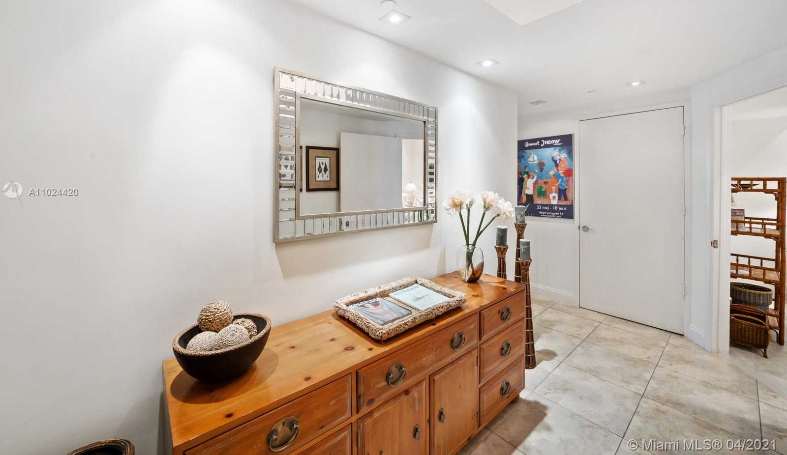 Small Image of 765 CRANDON BLVD #111, Key Biscayne Number 2