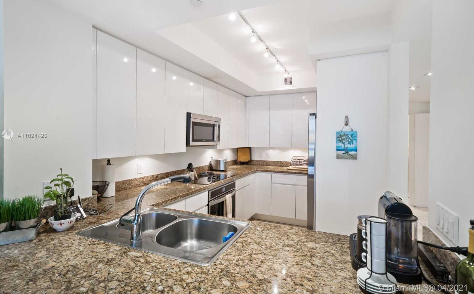 Small Image of 765 CRANDON BLVD #111, Key Biscayne Number 4